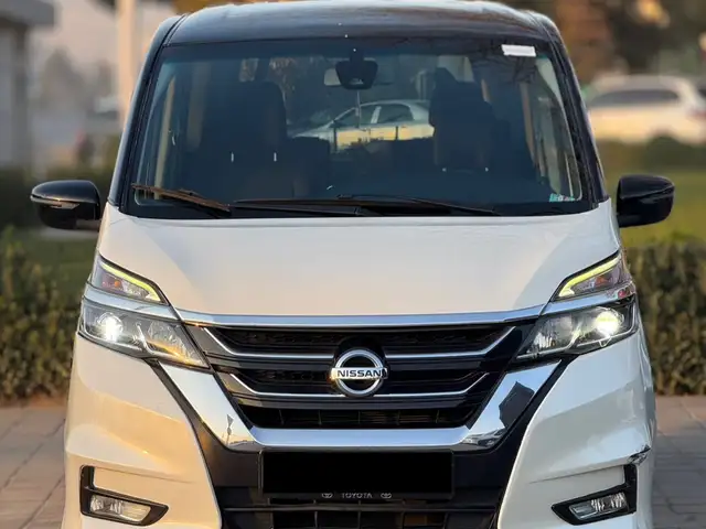 Nissan Serena 2017 - Выбор фото 2