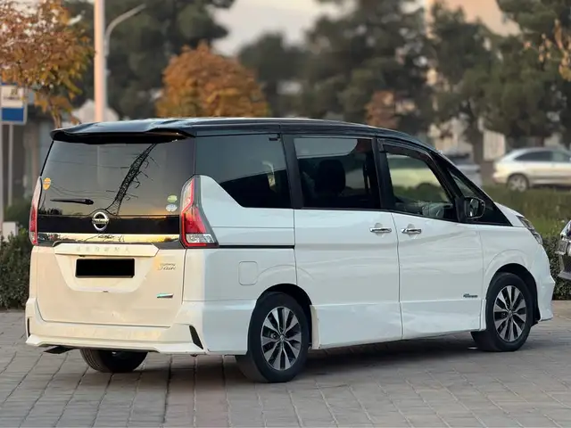 Nissan Serena 2017 - Выбор фото 6