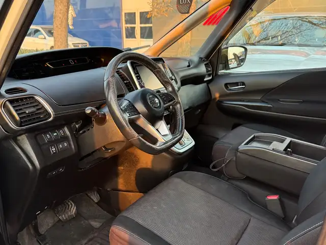 Nissan Serena 2017 - Выбор фото 7