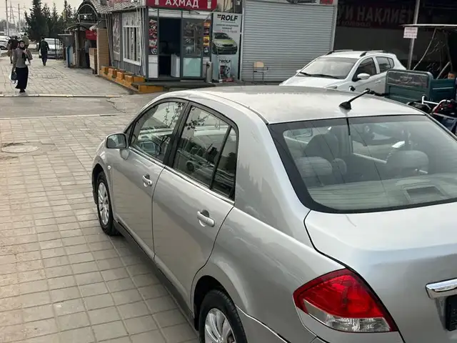 Nissan Tiida 2006 - Выбор фото 5