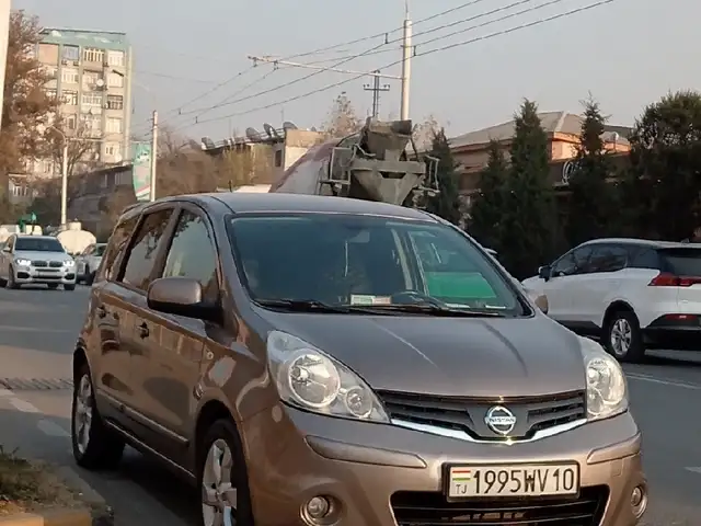 Nissan Note 2010 - Выбор фото 3