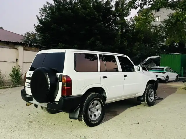 Nissan Patrol 2008 - Выбор фото 1