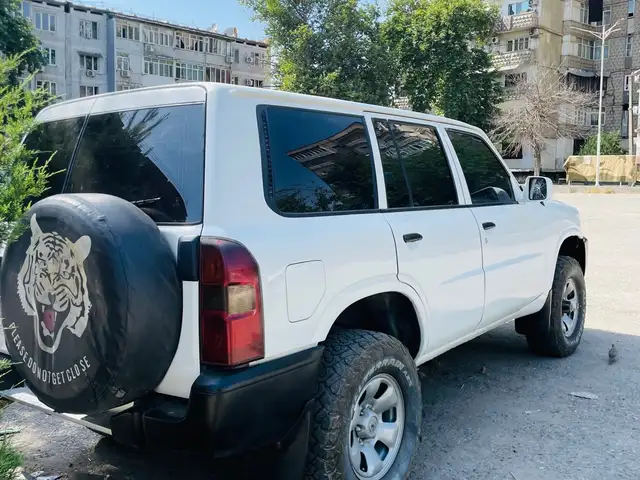 Nissan Patrol 2008 - Выбор фото 3