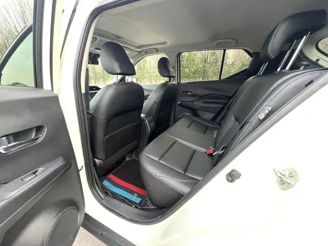 Nissan King Cab 2022 - Выбор фото 8