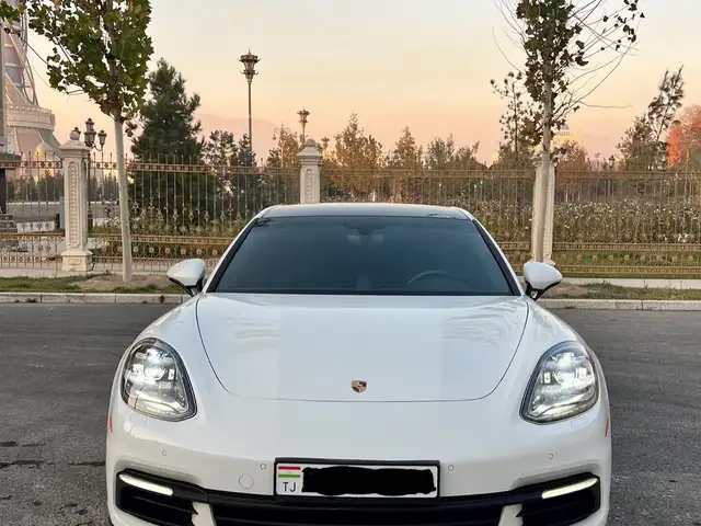 Porsche Panamera 2019 - Выбор фото 1