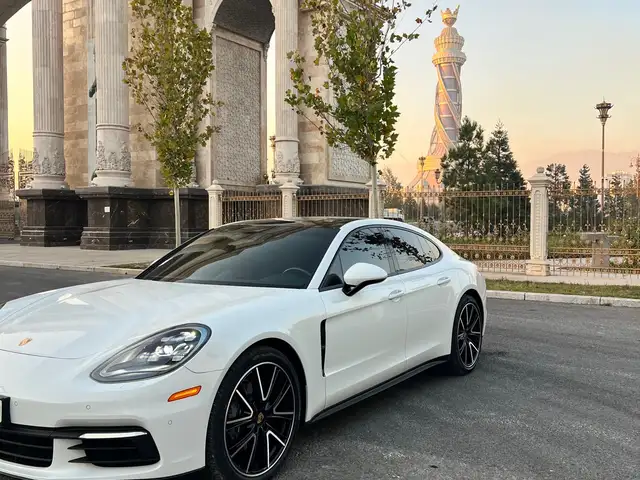 Porsche Panamera 2019 - Выбор фото 2