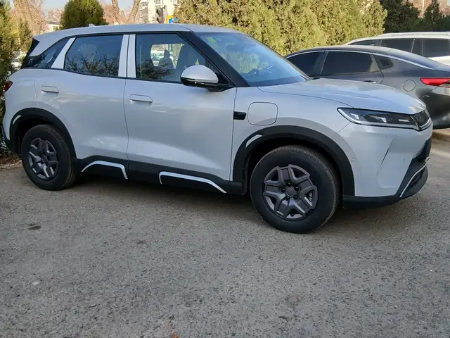 BYD Yuan Up 2025 - Выбор фото 2