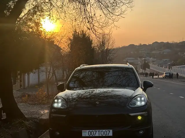 Porsche Cayenne S 2017 - Выбор фото 1