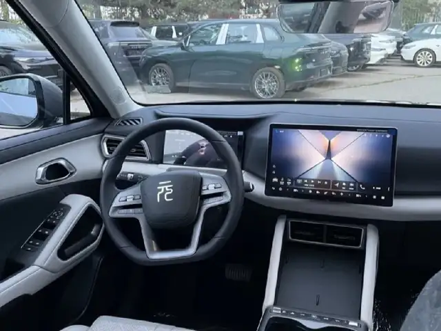 BYD Yuan Up 2025 - Выбор фото 3