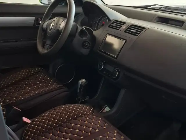 Suzuki Swift 2009 - Выбор фото 6