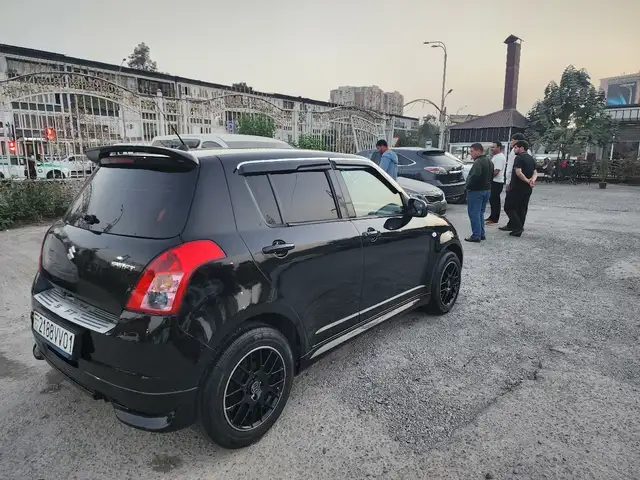 Suzuki Swift 2010 - Выбор фото 2