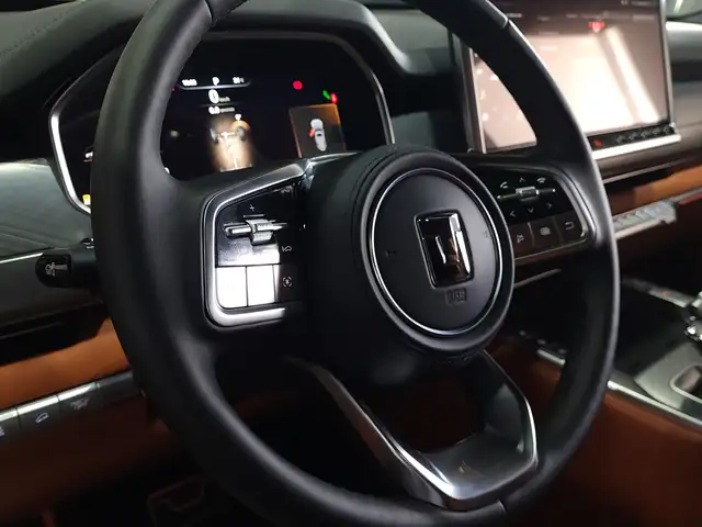 Tank 700 2025 - Выбор фото 5