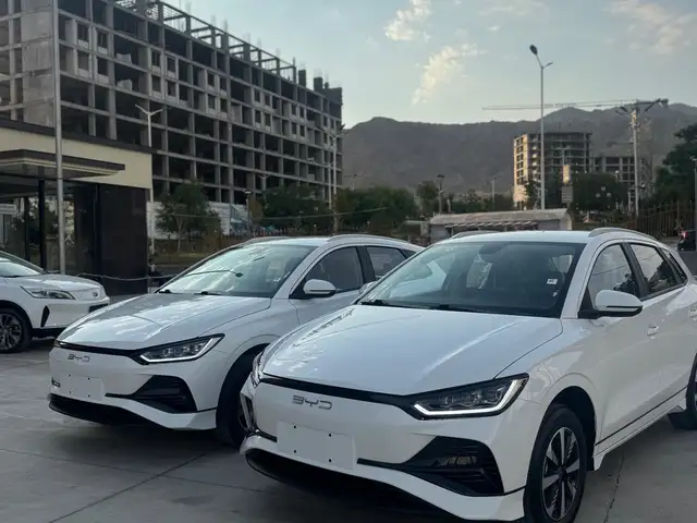 BYD E2 2025 - Выбор фото 3