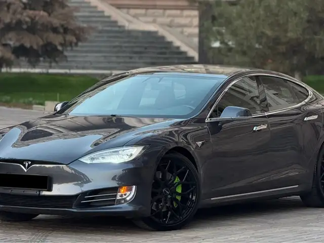 Tesla Model S 2018 - Выбор фото 1