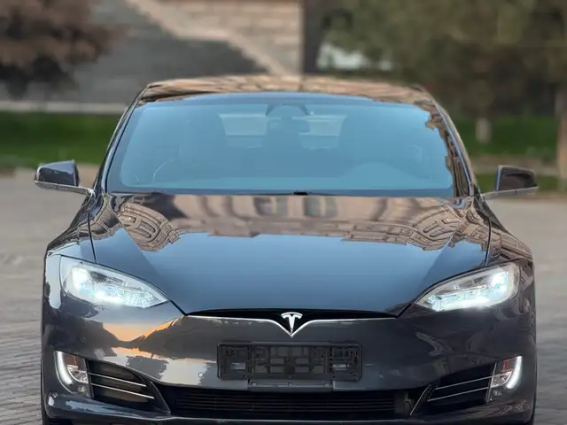 Tesla Model S 2018 - Выбор фото 2