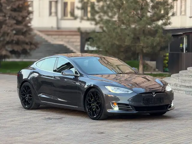 Tesla Model S 2018 - Выбор фото 3