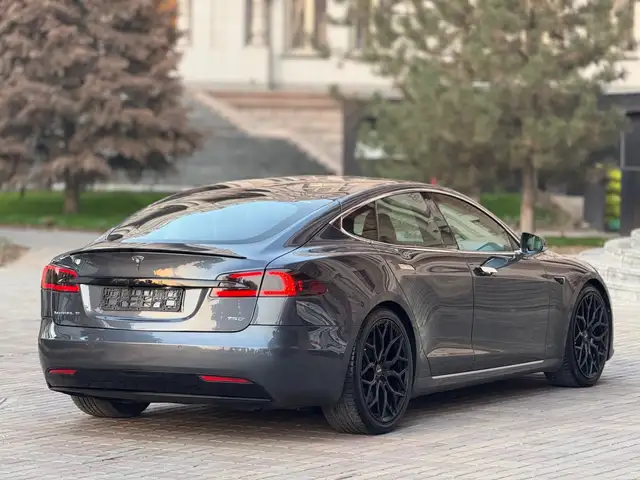 Tesla Model S 2018 - Выбор фото 5
