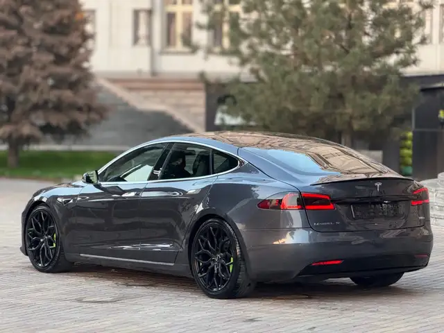Tesla Model S 2018 - Выбор фото 6