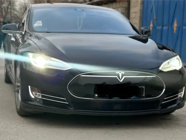 Tesla Model S 2016 - Выбор фото 3