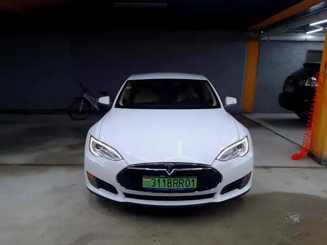 Tesla Model S 2015 - Выбор фото 3