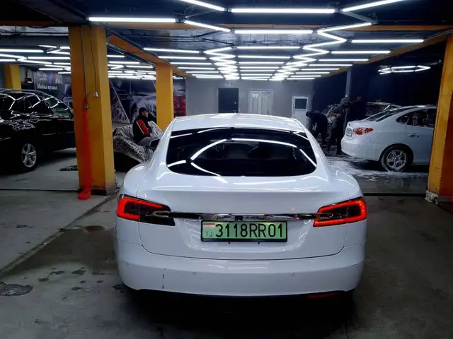 Tesla Model S 2015 - Выбор фото 4