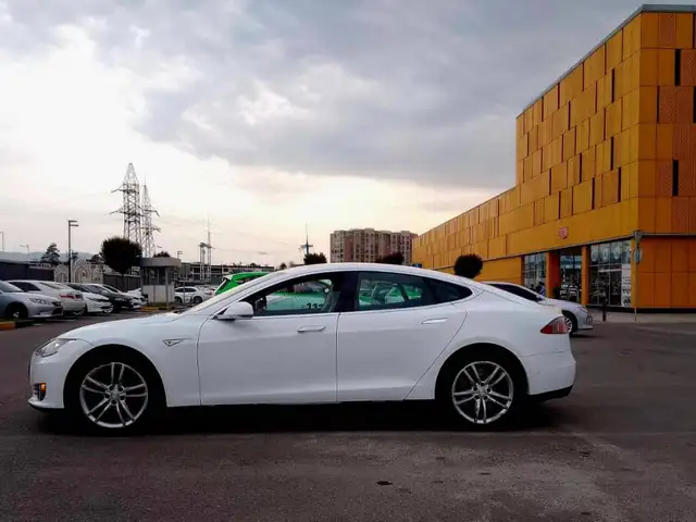 Tesla Model S 2015 - Выбор фото 6