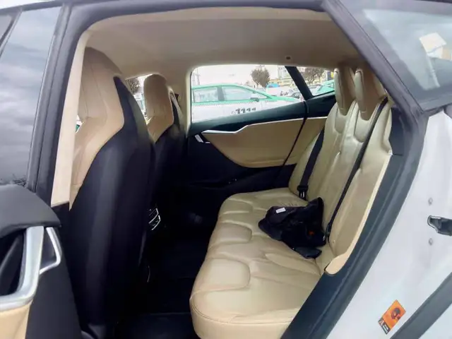 Tesla Model S 2015 - Выбор фото 8