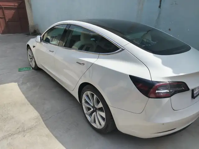 Tesla Model 3 2020 - Выбор фото 1