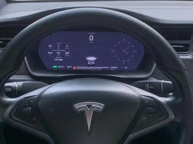 Tesla Model X 2018 - Выбор фото 3