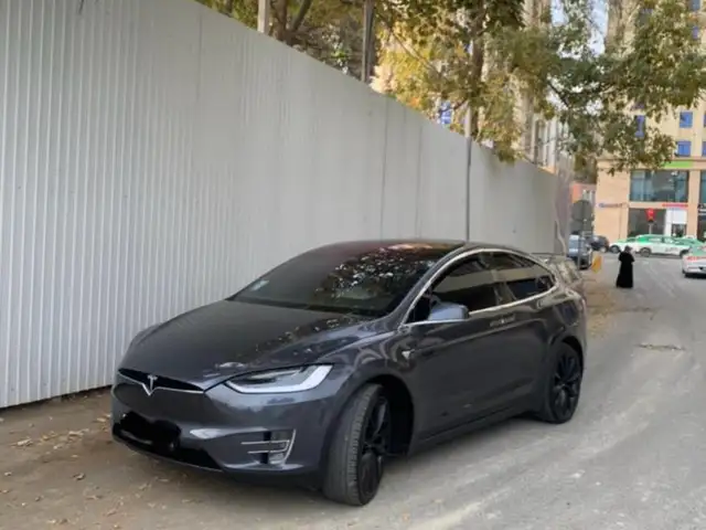 Tesla Model X 2018 - Выбор фото 4
