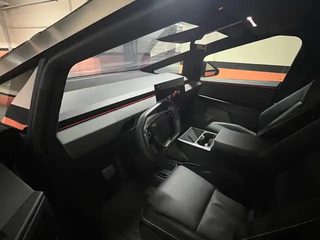 Tesla Cybertruck 2025 - Выбор фото 6