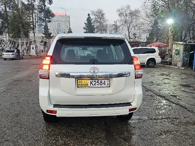 Toyota Land Cruiser Prado 2013 - Выбор фото 5