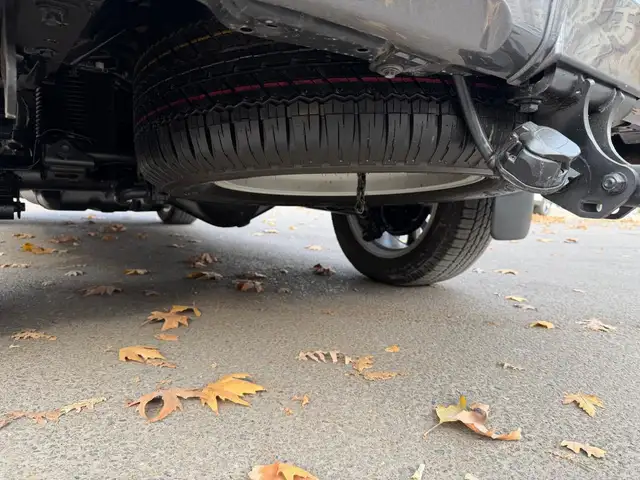 Toyota Land Cruiser Prado 2023 - Выбор фото 7