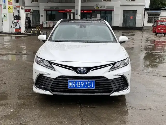 Toyota Camry 2022 - Выбор фото 2