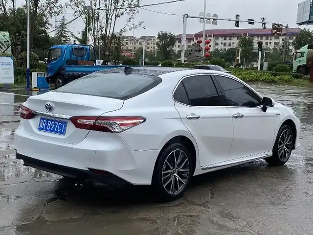 Toyota Camry 2022 - Выбор фото 3