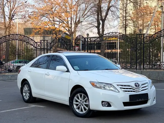 Toyota Camry 2011 - Выбор фото 1