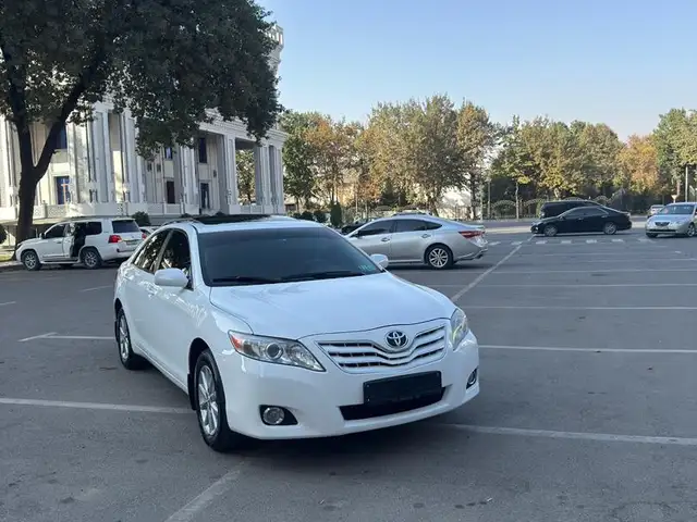 Toyota Camry 2010 - Выбор фото 1