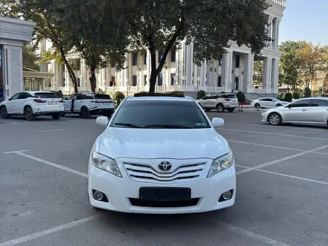 Toyota Camry 2010 - Выбор фото 2