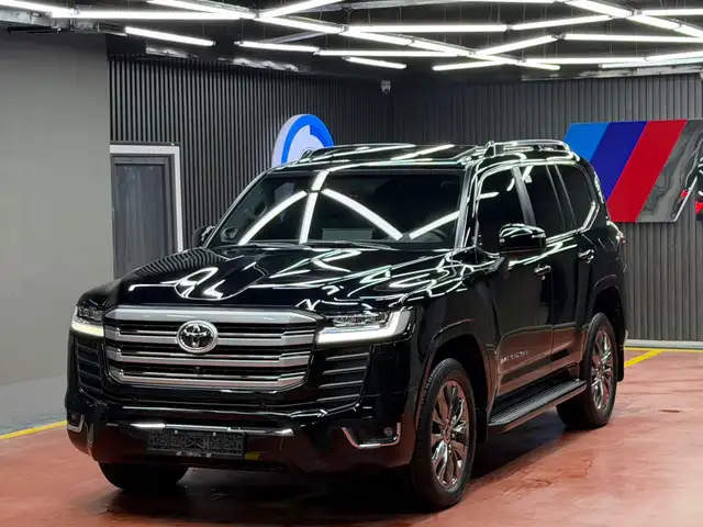 Toyota Land Cruiser 2025 - Выбор фото 3