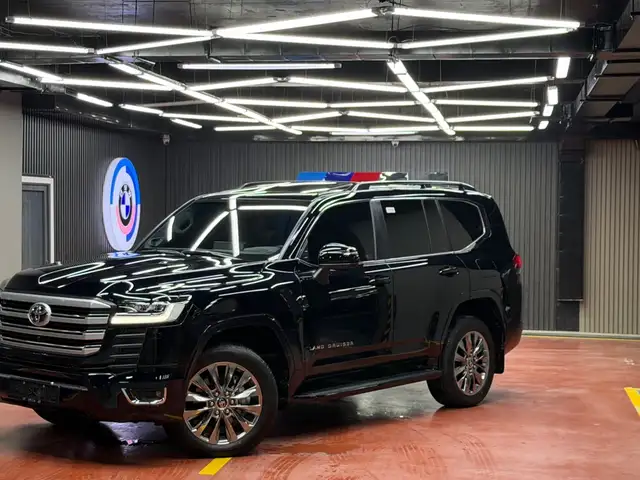 Toyota Land Cruiser 2025 - Выбор фото 5