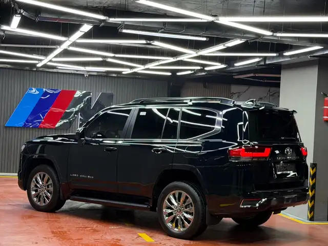 Toyota Land Cruiser 2025 - Выбор фото 6