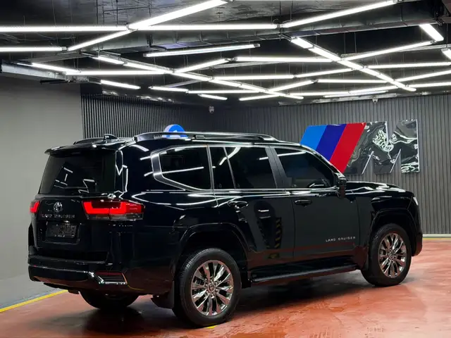 Toyota Land Cruiser 2025 - Выбор фото 7