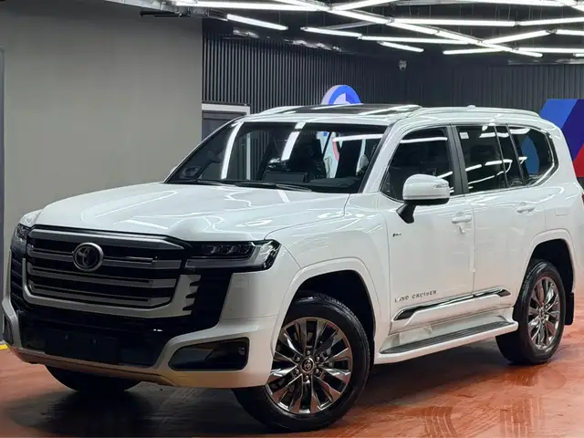 Toyota Land Cruiser 2025 - Выбор фото 1