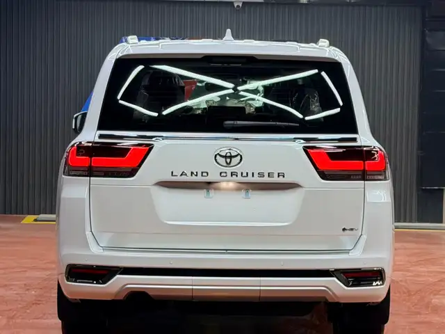 Toyota Land Cruiser 2025 - Выбор фото 6
