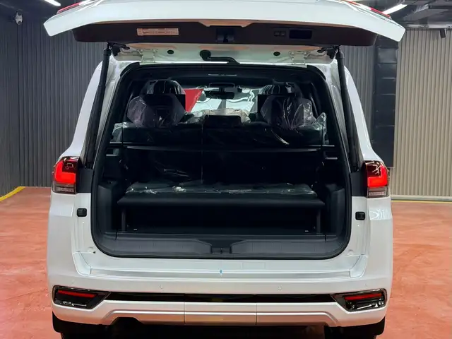 Toyota Land Cruiser 2025 - Выбор фото 8