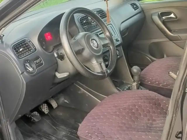 Volkswagen Polo 2011 - Выбор фото 2