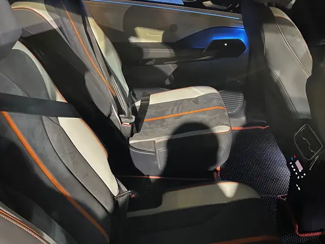 Volkswagen ID.6 2022 - Выбор фото 7