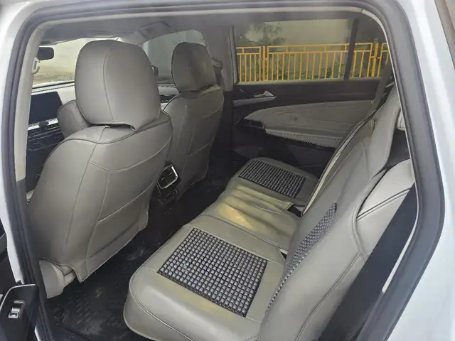 Volkswagen ID.6 2022 - Выбор фото 7