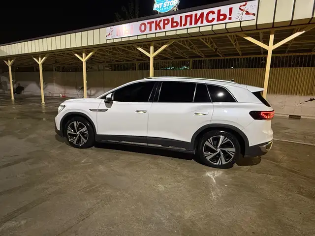 Volkswagen ID.6 2023 - Выбор фото 4