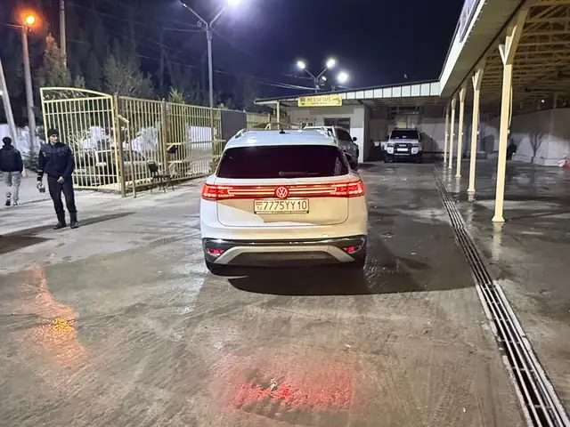 Volkswagen ID.6 2023 - Выбор фото 6